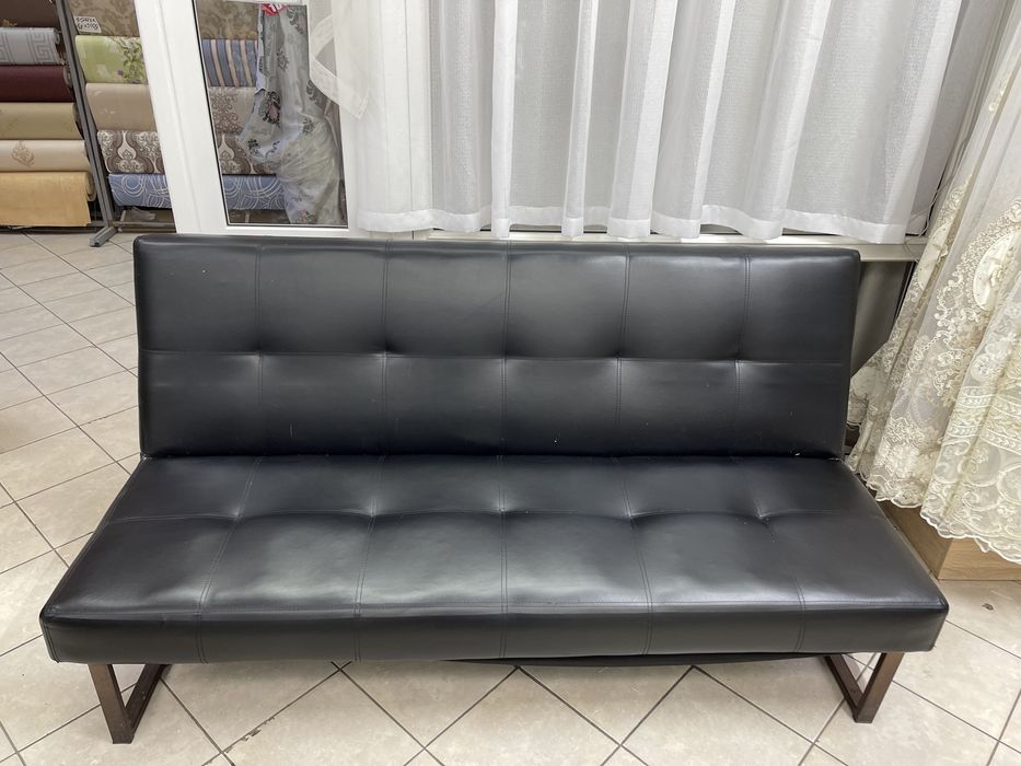 Срочно продам диван