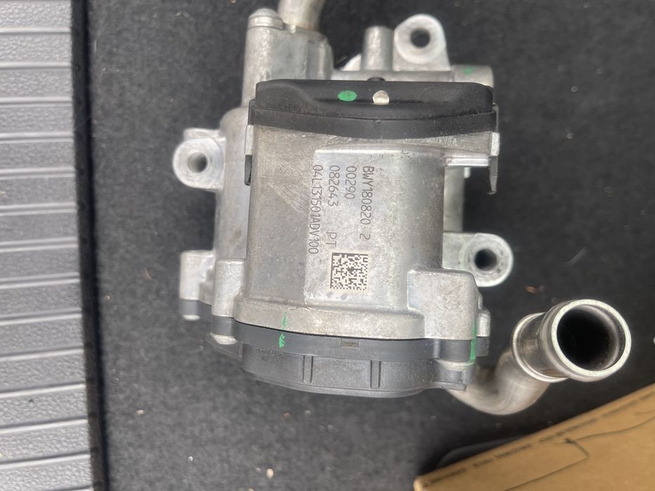 Supapa EGR Volkswagen Passat B8 (2014-2019) cod 04L131501 AD