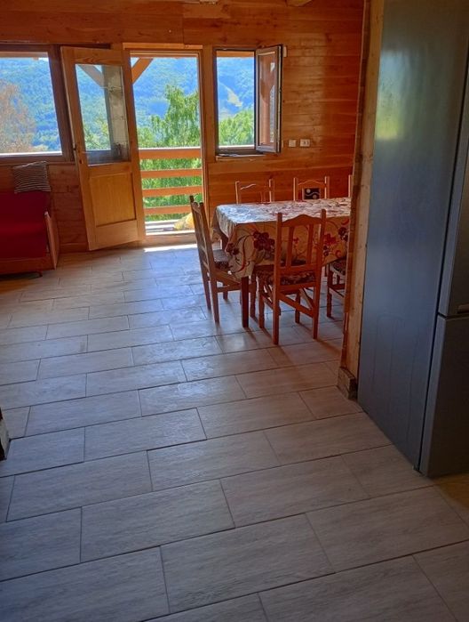 Cabana de închiriat la munte cu ciubar inchiriez cab la munte weekeend