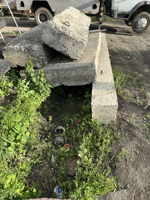 Плиты полнотелые , для мостика .