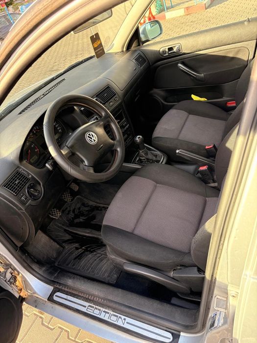 Volkswagen Golf 2000 benzină, 1.940 € — imagine 5