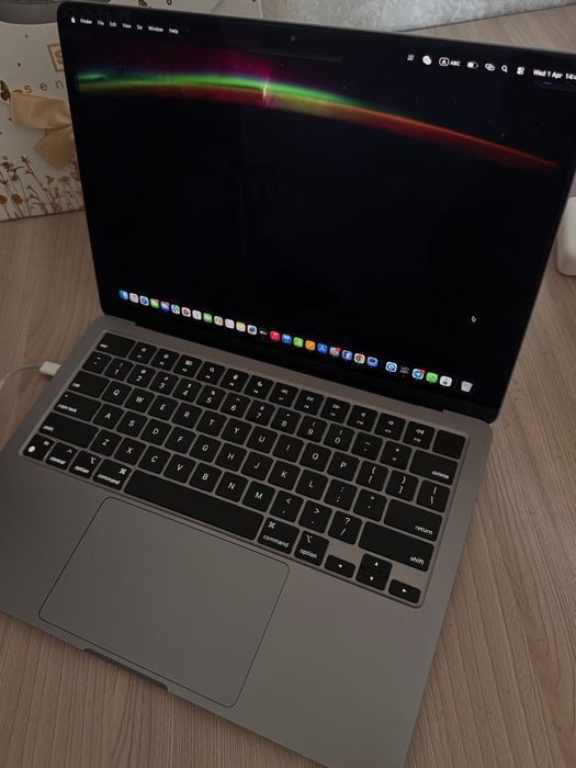 MacBook Air 13 2024г, 8/256гб
