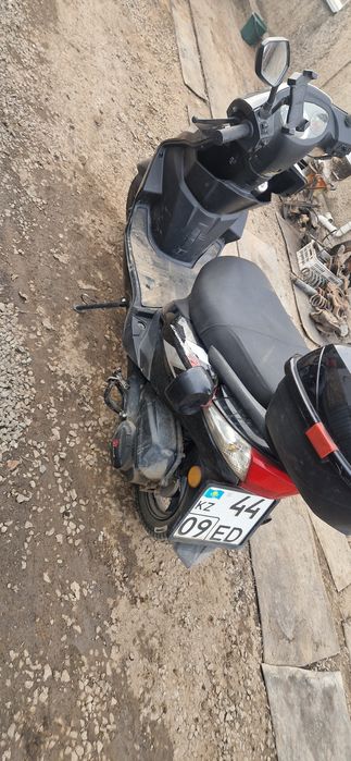 Продам скутер стоить в учёте