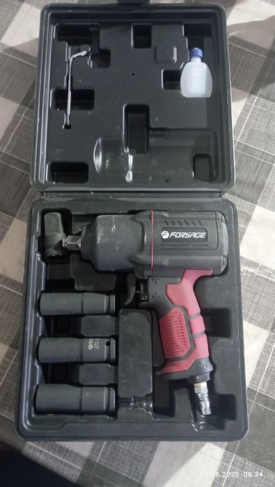 Гайковёрт продается , насадки на 17, 19,21