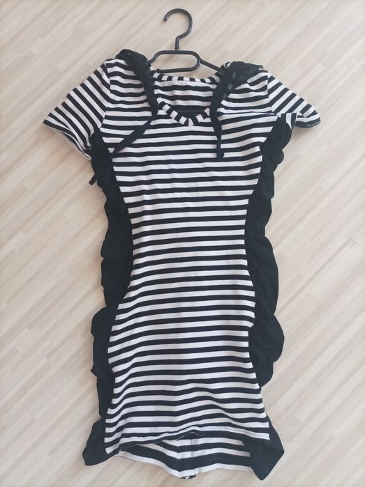 Дамска вталена рокля