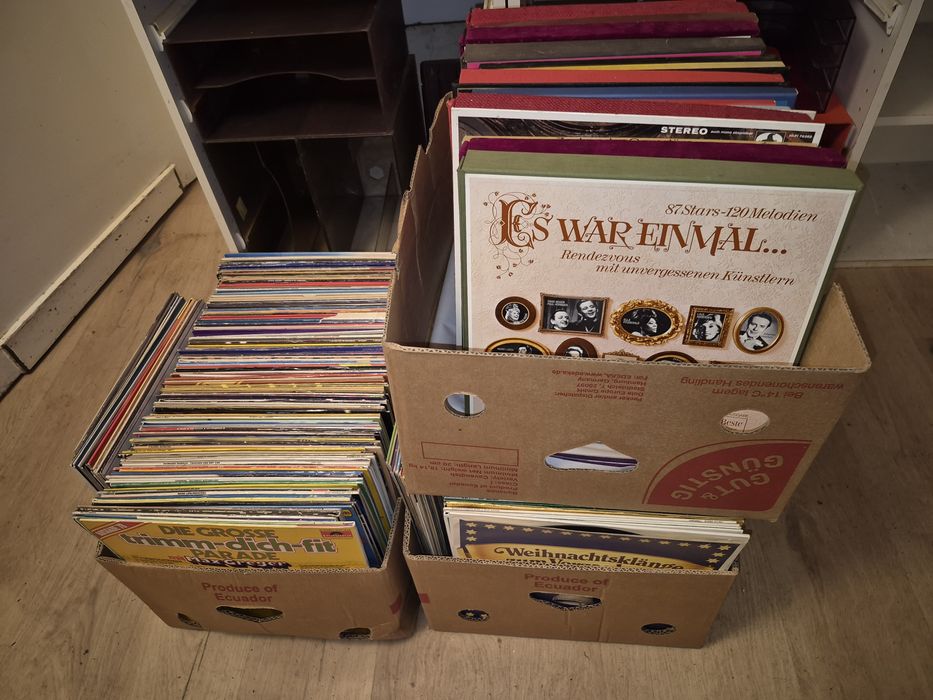 Vand Lot 150 Discuri Vinil colectie  muzica usoara mixta,pentru pick-u