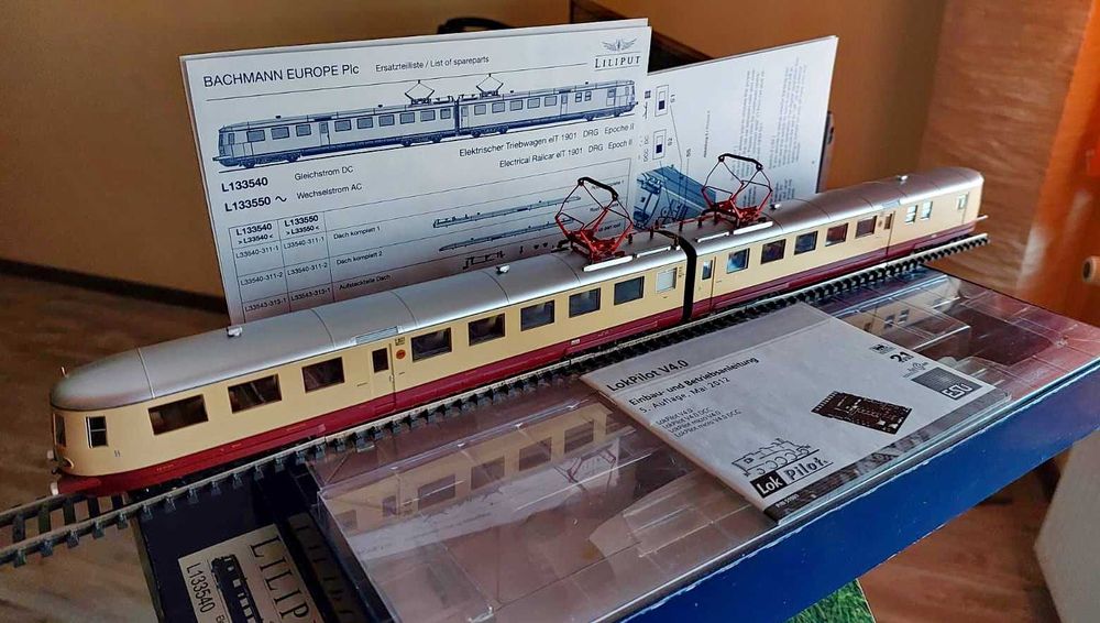 Automotor trenulet  Liliput cu priza decodor.