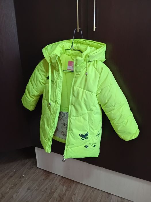 Продам куртки детские