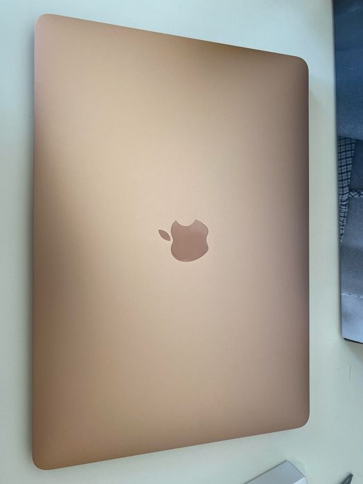 Apple MacBook air 13.6