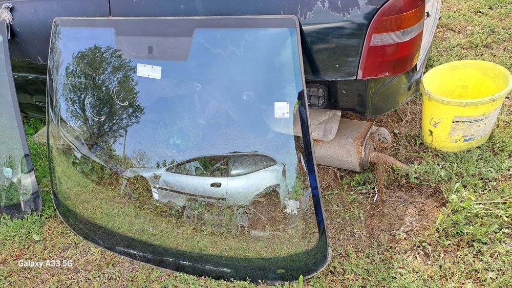 Предно (челно) стъкло за Peugeot 206 CC/ Пежо 206 ЦЦ 2000-2008