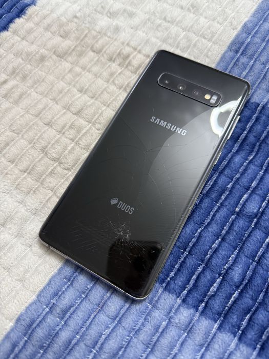 Продам Samsung S10+