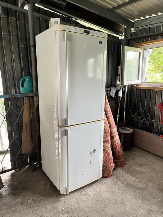 Продам холодильник Samsung