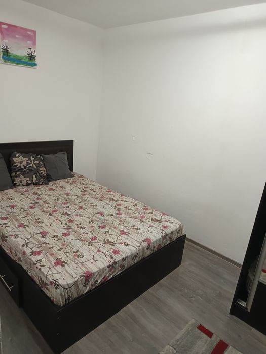 Închiriez apartament cu 3 camere