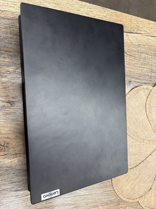 Lenovo v15 G3 aba