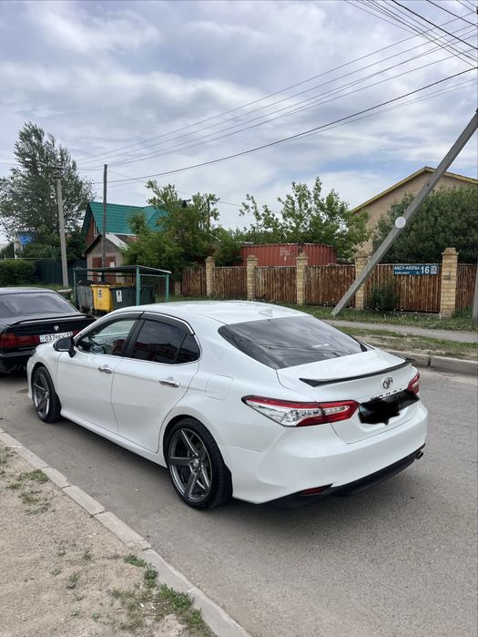 Продам спойлер на камри 70