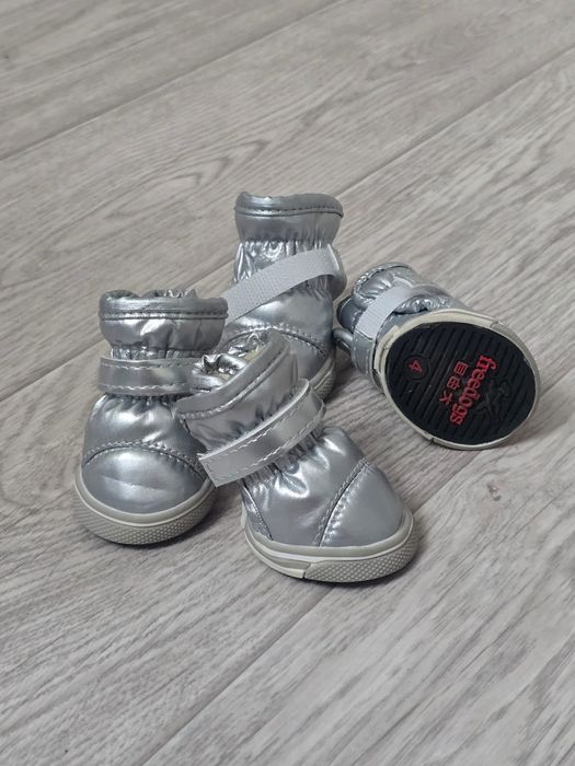 Обувь для собак мелких пород.