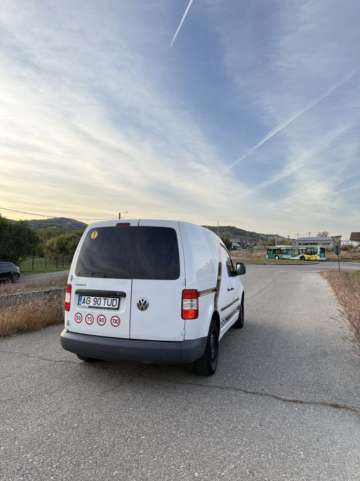 Vând vw caddy 1.9
