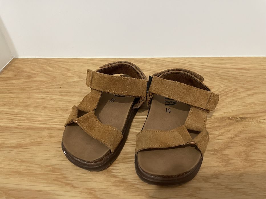 Sandale Zara piele intoarsa masura 22