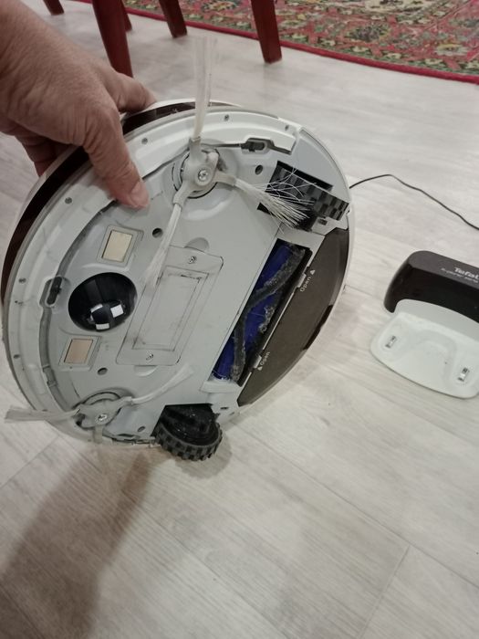 Продам пылесос робот Tefal