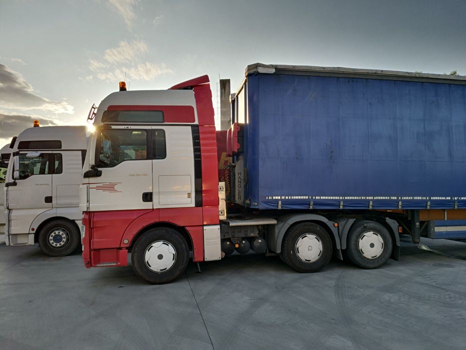 MAN 480 XXL Cap tractor 3 axe și Remorca cu canal