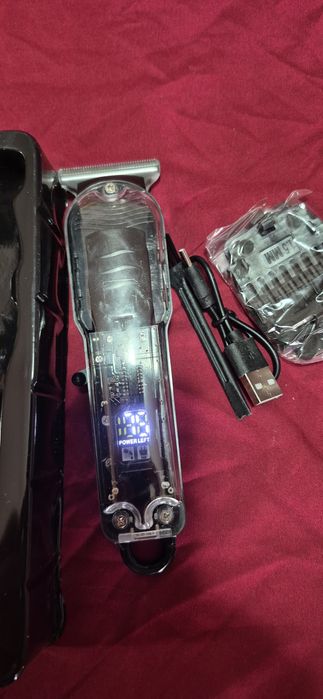 Mașina de tuns nouă sigilată