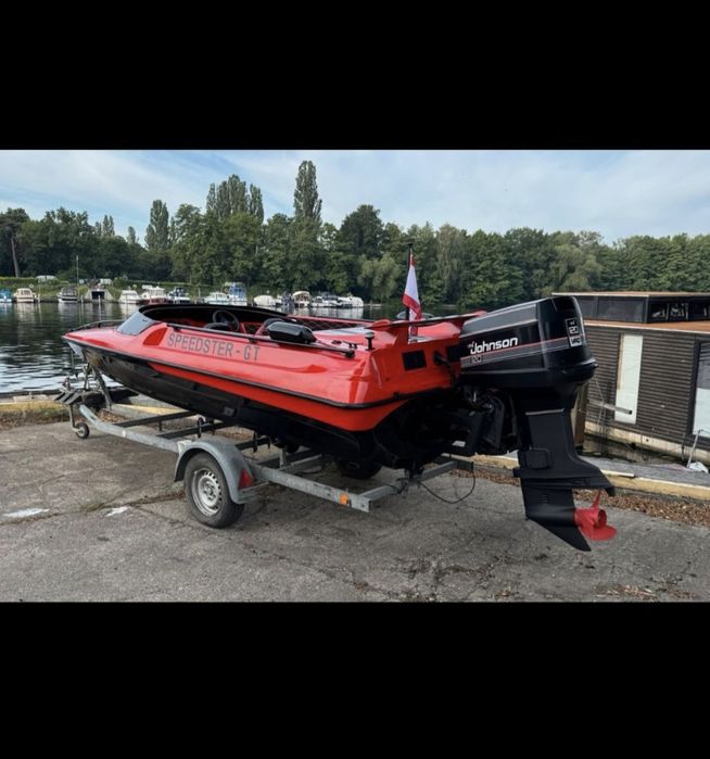 Vând barca Speedboat motor Johnson 120 impecabilă  preț  7850€