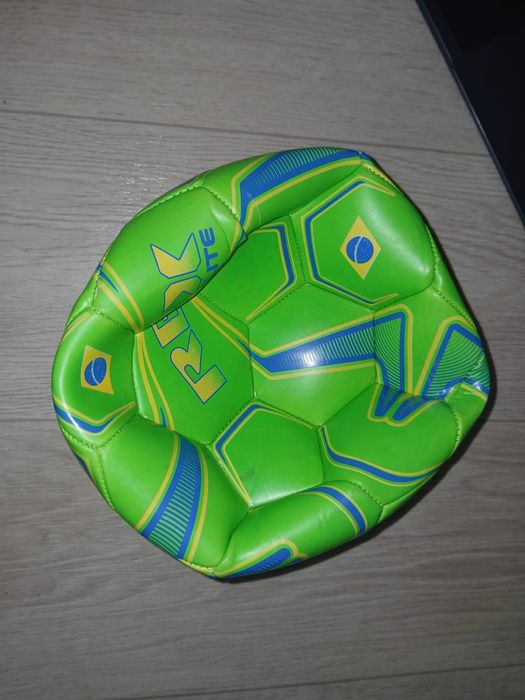 Футбольные мячики