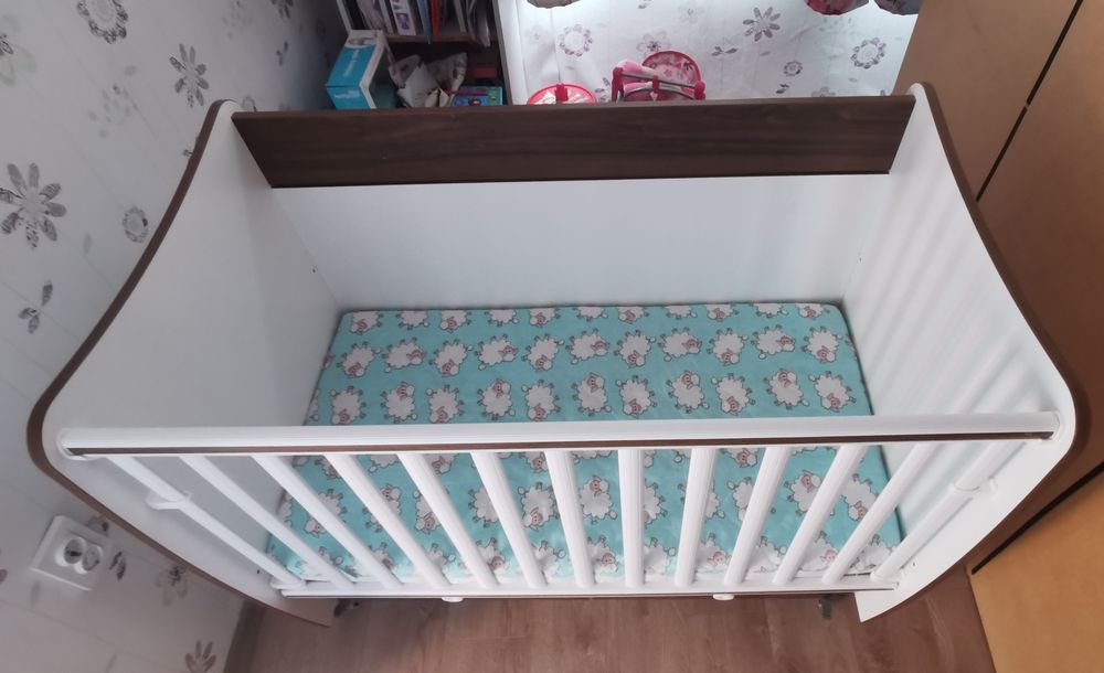 Бебешка кошара с люлка Lorelli