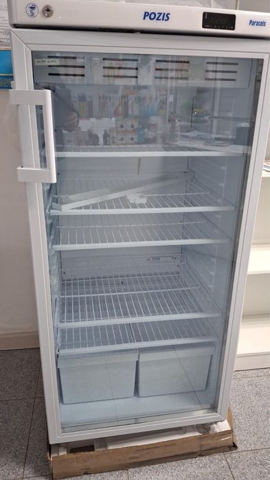 Холодильник фармацевтический