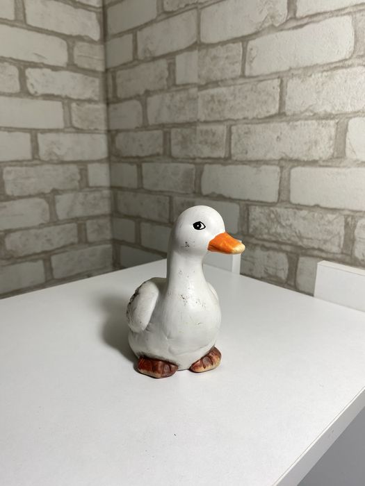 Продаю фигурку утки