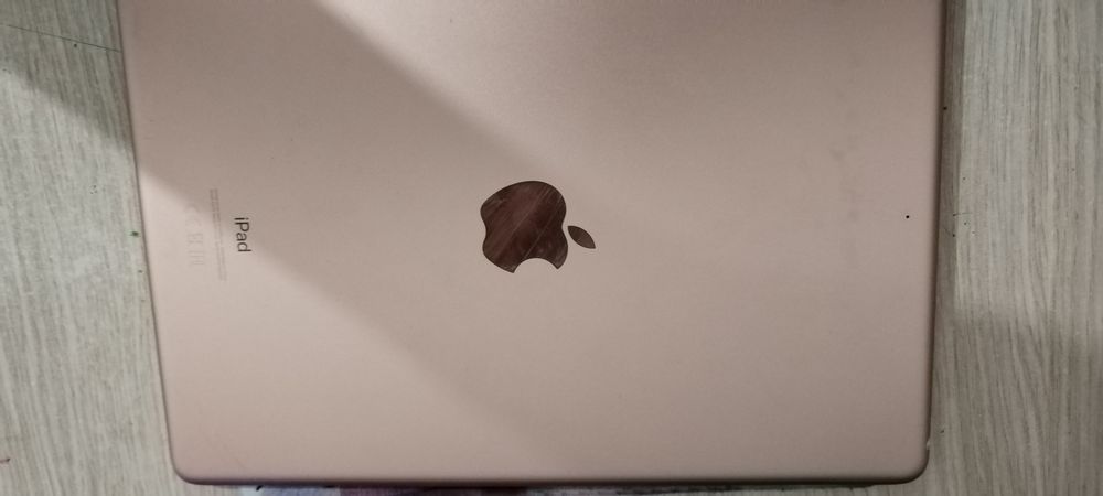 Ipad 8 GOLD/Negociabil