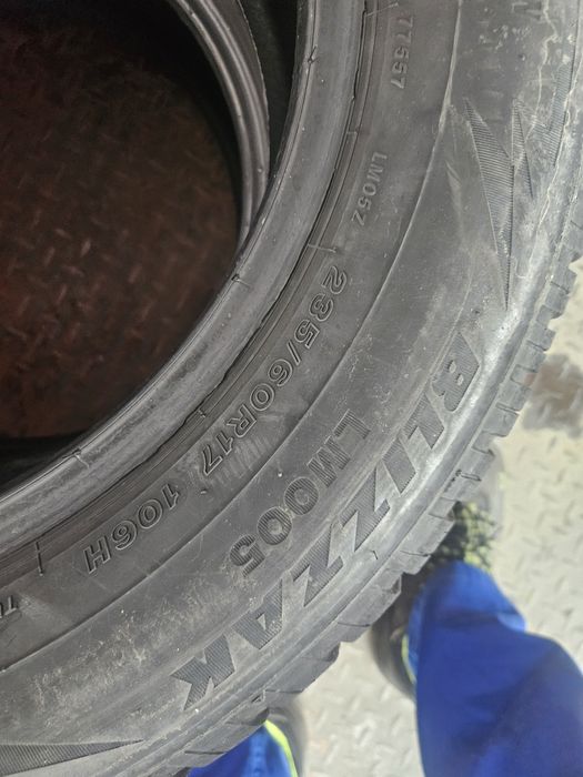 Гуми 235/60/17 2броя