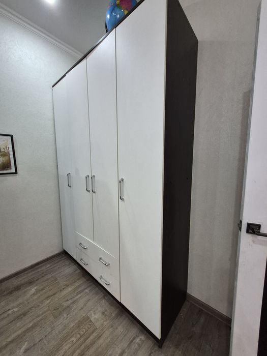 Шкаф распашной плательный