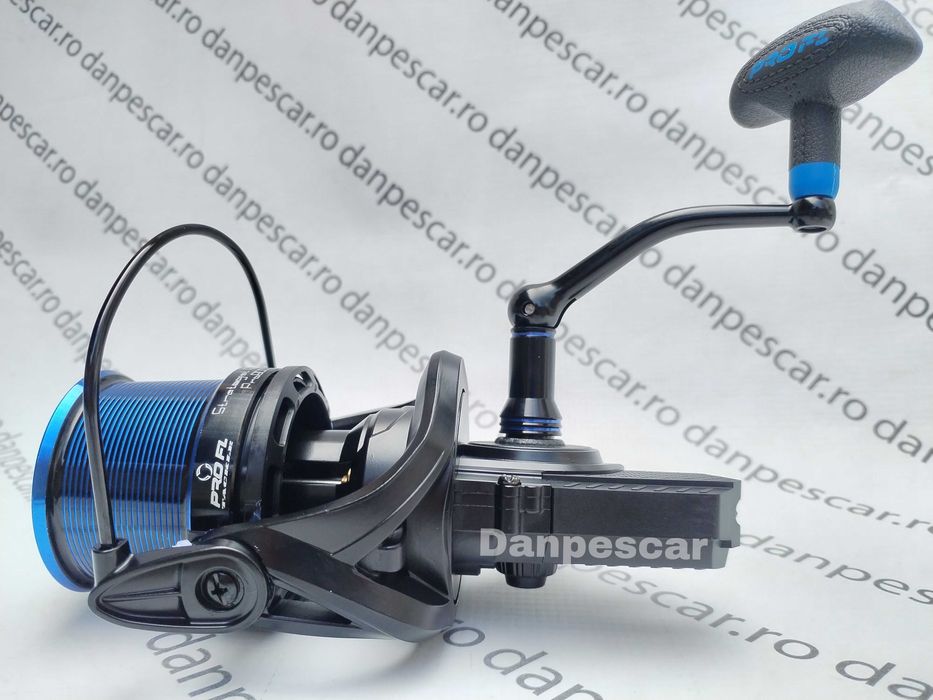 Mulinetă Feeder si Crap PRO FL Strategist 8000 Albastru cu Long Cast