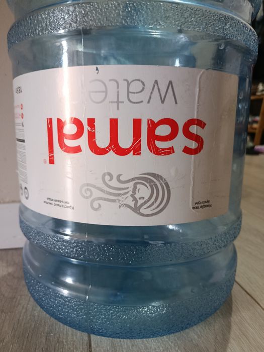 Продам 5 бутылок от воды самал