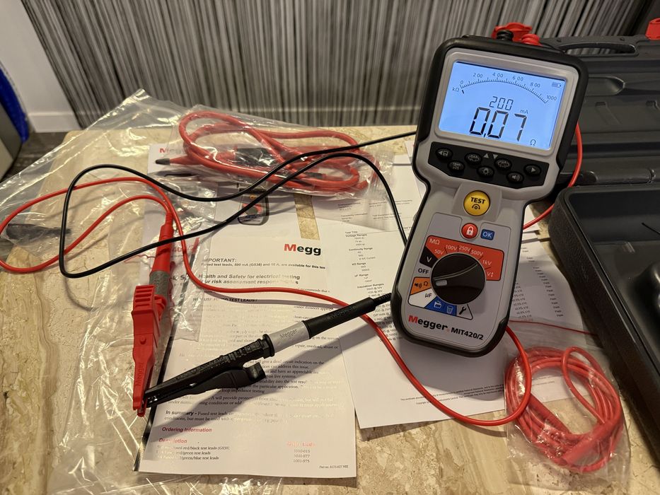 Професионален уред MEGGER MIT420/2 (Made in UK)
