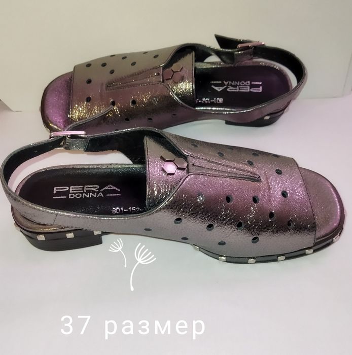 Женские сандалии