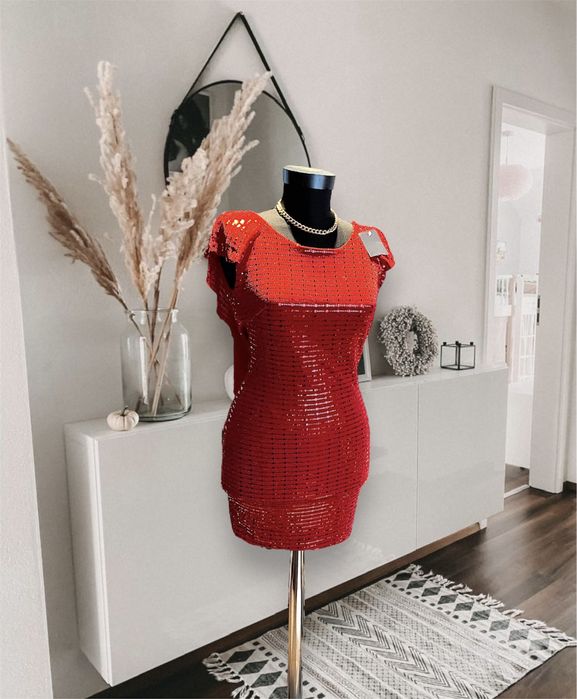 Rochie rosie paiete spatele gol S noua cu eticheta