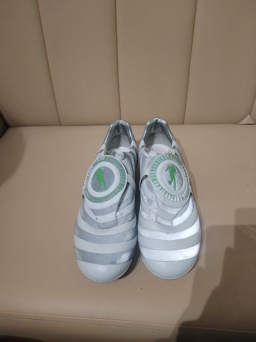 Vând Ghete de fotbal Bikkembergs Tirosengo FG, fabricate în Italia.