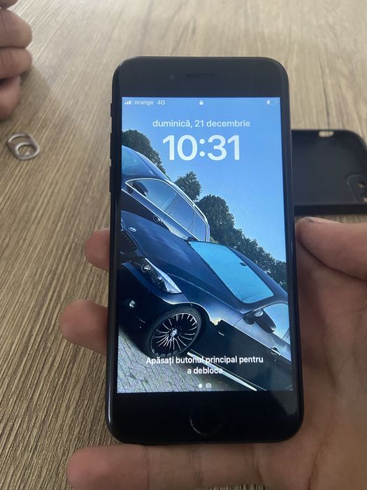 Iphone SE aprope nou