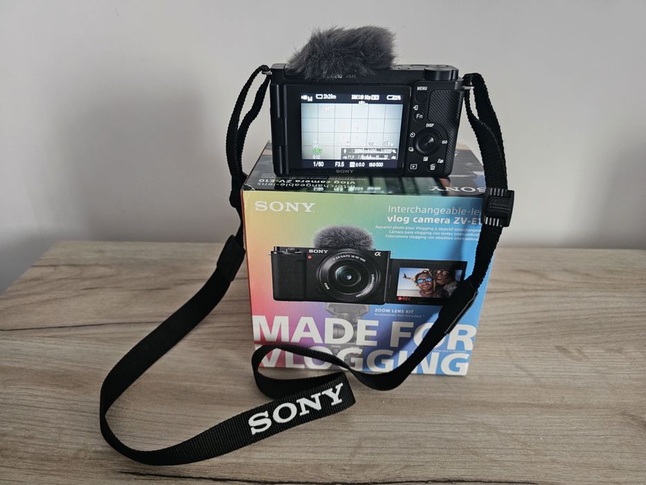 Pachet Complet Vlog & Streaming – Sony Alpha ZV-E10 + Obiectiv 16-50mm și Accesorii Premium (Gata de utilizare)