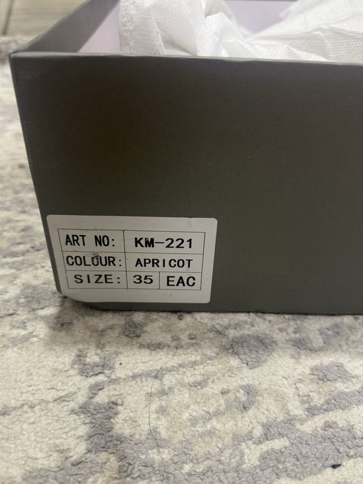 Продам кроссовки Balenciaga
