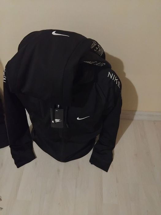 Nou! Trening baieti Nike AIR.