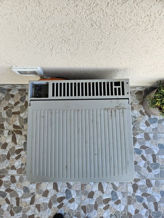 Vand  lada frigorifica domitec  pe gaz,12v si 220