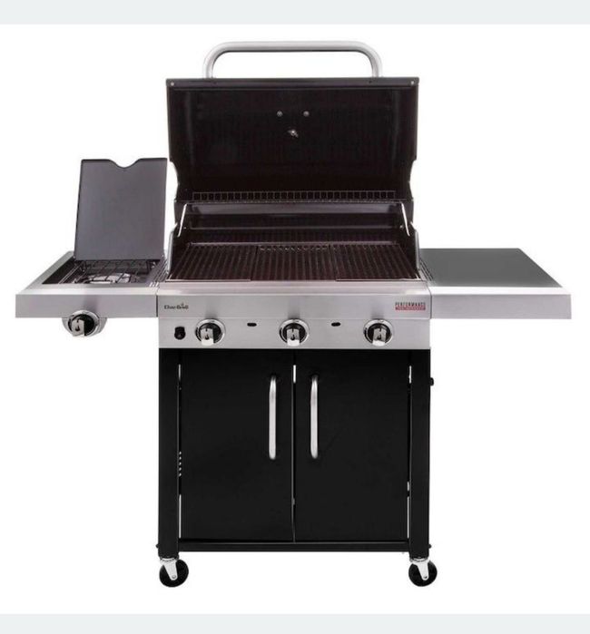 Gratar pe gaz Char-Broil Performance 340B.