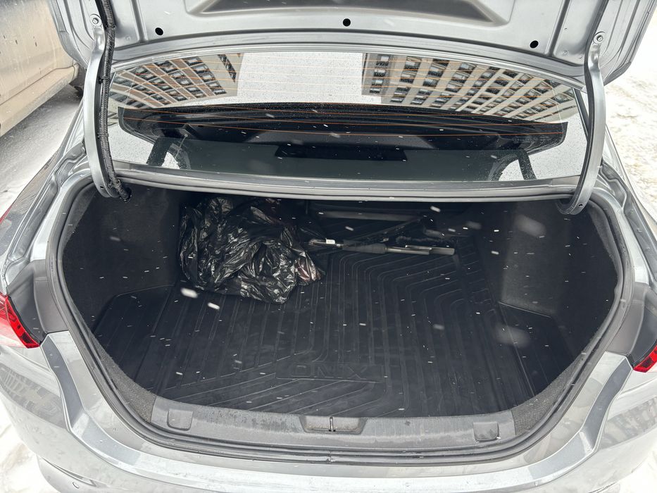 Chevrole onix продам