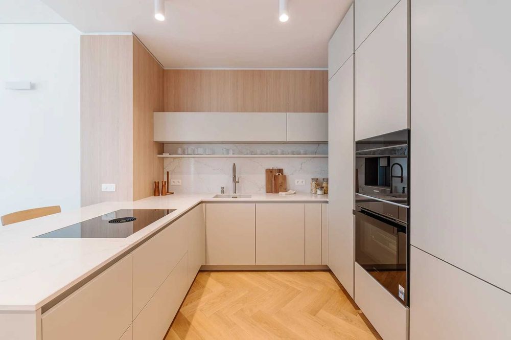 Продава се Тристаен апартамент в София, Кръстова вада - 110 кв.м за 2437 €/кв.м - Снимка #2