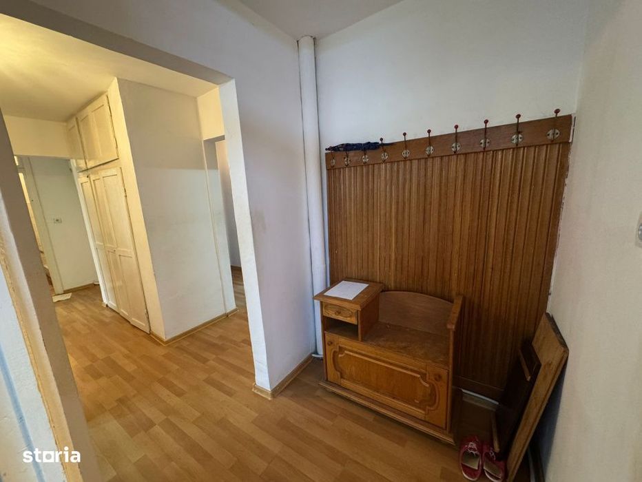 Apartament 4 camere ,decomandat– Micro 16, Bd. Muncii etaj 3/4