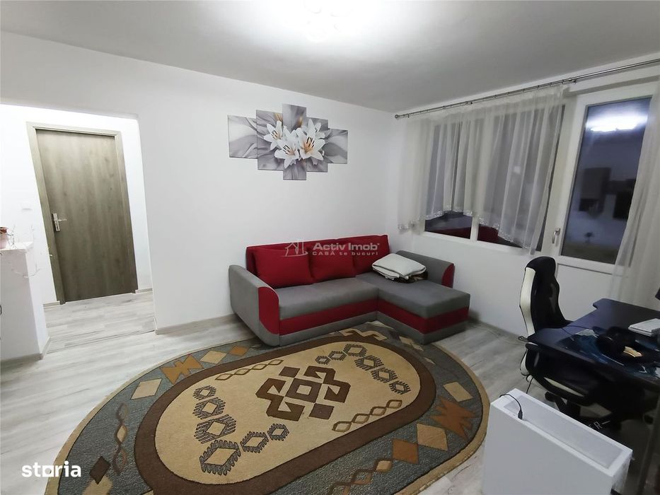 Apartament 2 camere in zona centrala Moldova Noua, langa piata