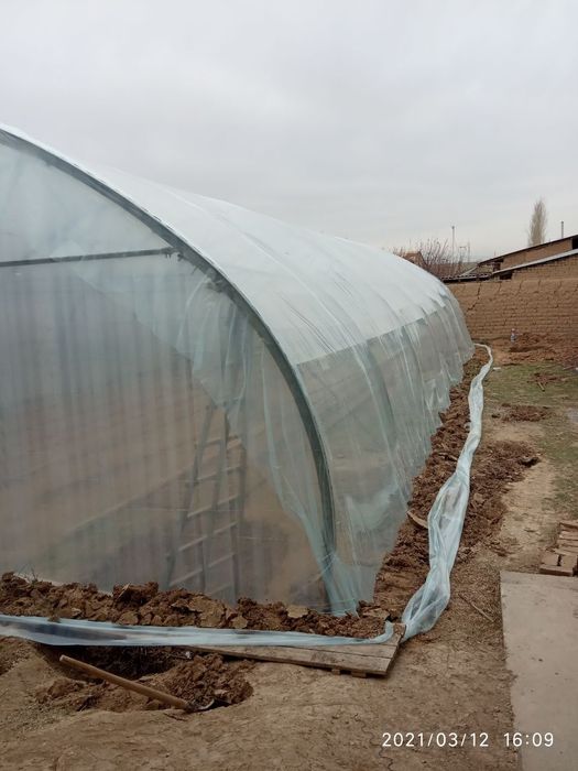 Теплица сотилади 2 сотих, Зангламас металдан ишланган 1000 $ Срочно